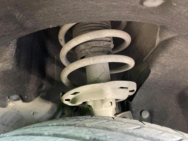 ヴェゼル ハイブリッドＸ・ホンダセンシング　１年保証付　禁煙車　衝突軽減装置　純正ナビ　バックカメラ　レーダークルーズコントロール　ドライブレコーダー　ＥＴＣ　ＬＥＤヘッドライト　レーンアシスト　Ｂｌｕｅｔｏｏｔｈ再生　フルセグＴＶ（20枚目）