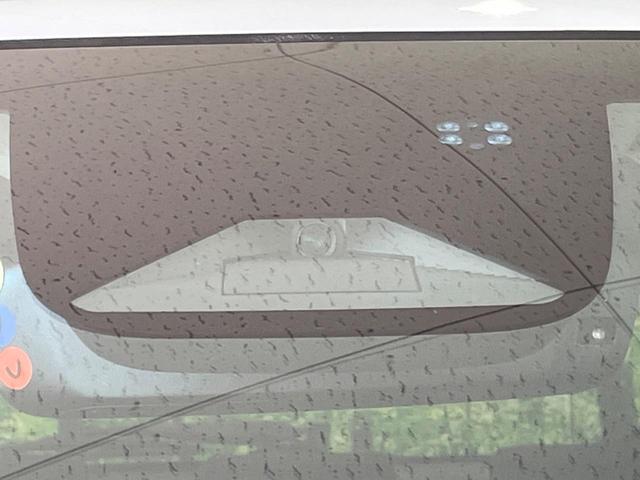 ヴェゼル ｅ：ＨＥＶ　Ｚ　１年保証　全周囲カメラ　衝突被害軽減システム　禁煙車　電動リアゲート　ハーフレザーシート　コーナーセンサー　スマートキー　ＬＥＤヘッド　ＥＴＣ２．０　純正１８インチアルミ　オートライト（6枚目）