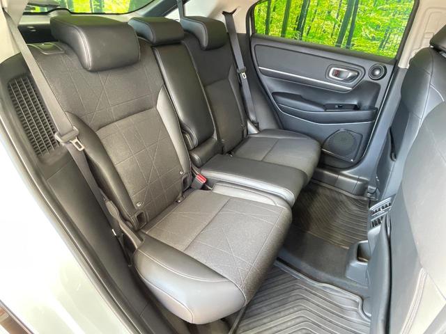 ヴェゼル ｅ：ＨＥＶ　Ｚ　１年保証　全周囲カメラ　衝突被害軽減システム　禁煙車　電動リアゲート　ハーフレザーシート　コーナーセンサー　スマートキー　ＬＥＤヘッド　ＥＴＣ２．０　純正１８インチアルミ　オートライト（9枚目）