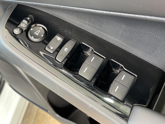 ヴェゼル ｅ：ＨＥＶ　Ｚ　１年保証　全周囲カメラ　衝突被害軽減システム　禁煙車　電動リアゲート　ハーフレザーシート　コーナーセンサー　スマートキー　ＬＥＤヘッド　ＥＴＣ２．０　純正１８インチアルミ　オートライト（37枚目）