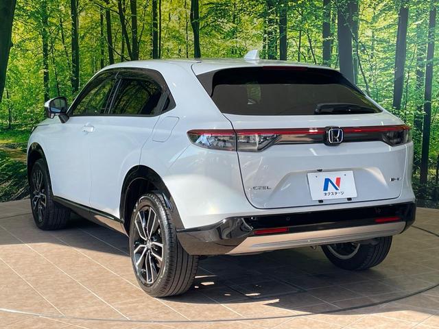 ヴェゼル ｅ：ＨＥＶ　Ｚ　１年保証　全周囲カメラ　衝突被害軽減システム　禁煙車　電動リアゲート　ハーフレザーシート　コーナーセンサー　スマートキー　ＬＥＤヘッド　ＥＴＣ２．０　純正１８インチアルミ　オートライト（42枚目）