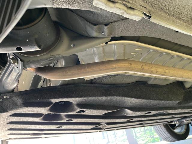 ヴェゼル ｅ：ＨＥＶ　Ｚ　１年保証　全周囲カメラ　衝突被害軽減システム　禁煙車　電動リアゲート　ハーフレザーシート　コーナーセンサー　スマートキー　ＬＥＤヘッド　ＥＴＣ２．０　純正１８インチアルミ　オートライト（52枚目）