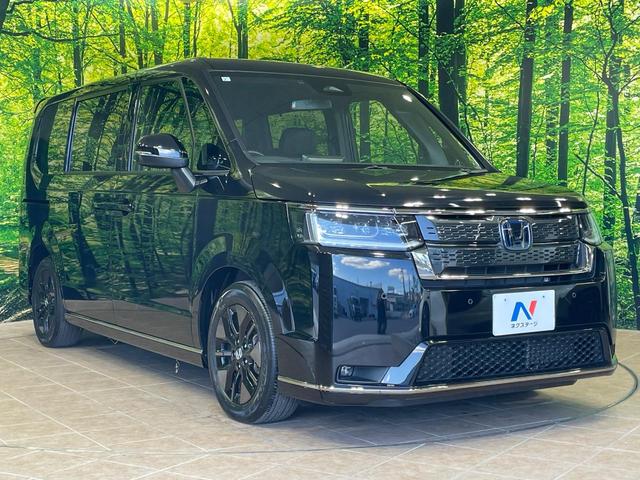 高透明度のガラス皮膜で撥水はもちろん、上質なツヤ・光沢を実現。紫外線や酸性雨から大切な愛車を保護し、色あせ・劣化を防止。「弾スプラッシュコート」、「弾プリミッサコート」からお選びいただけます。