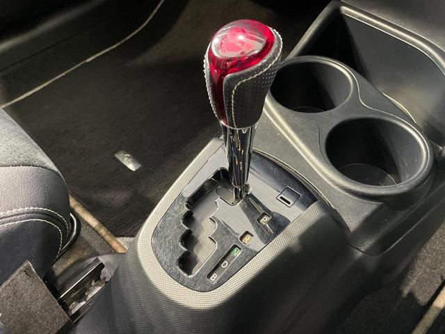 アクア Ｇ　Ｇ’ｓ　１年保証付　純正ナビ　衝突被害軽減システム　バックカメラ　禁煙車　ハーフレザーシート　ドラレコ　スマートキー　ＬＥＤヘッド　ＥＴＣ　クルコン　純正１７インチアルミ　オートハイビーム　オートライト（55枚目）