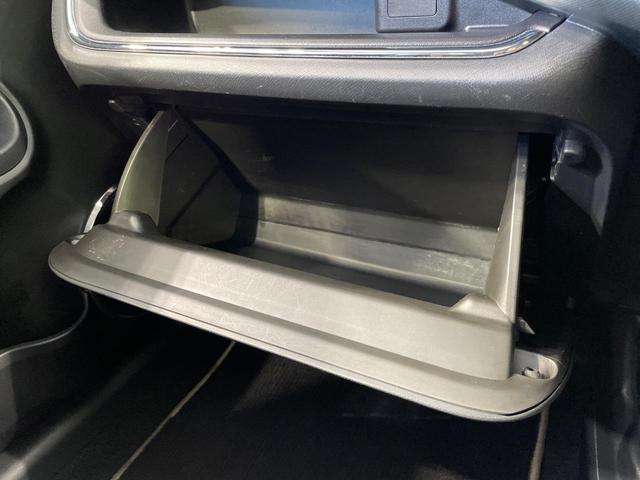 アクア Ｇ　Ｇ’ｓ　１年保証付　純正ナビ　衝突被害軽減システム　バックカメラ　禁煙車　ハーフレザーシート　ドラレコ　スマートキー　ＬＥＤヘッド　ＥＴＣ　クルコン　純正１７インチアルミ　オートハイビーム　オートライト（62枚目）