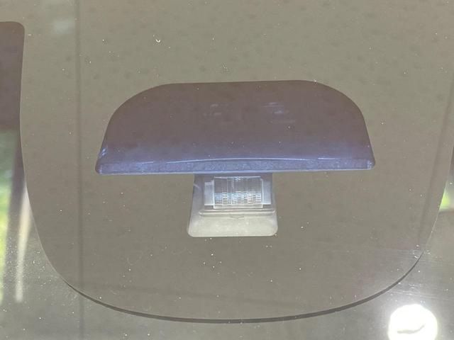 Ｎ－ＢＯＸカスタム Ｇ　ＳＳパッケージ　１年保証付　禁煙車　衝突軽減装置　両側電動スライドドア　ＳＤナビ　バックカメラ　ＥＴＣ　Ｂｌｕｅｔｏｏｔｈ再生　ＣＤ／ＤＶＤ再生　ＨＩＤヘッドライト　純正１４インチアルミホイール　ドアバイザー（6枚目）