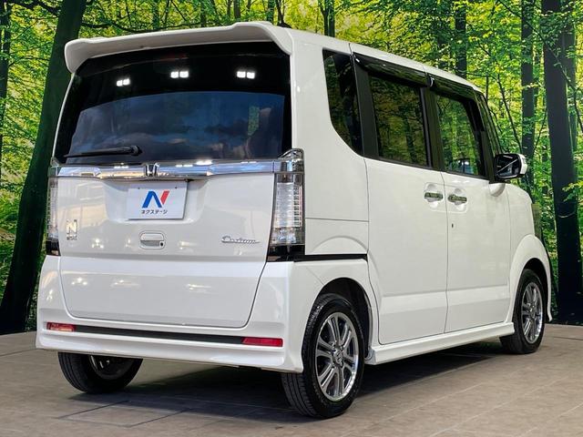 Ｎ－ＢＯＸカスタム Ｇ　ＳＳパッケージ　１年保証付　禁煙車　衝突軽減装置　両側電動スライドドア　ＳＤナビ　バックカメラ　ＥＴＣ　Ｂｌｕｅｔｏｏｔｈ再生　ＣＤ／ＤＶＤ再生　ＨＩＤヘッドライト　純正１４インチアルミホイール　ドアバイザー（17枚目）