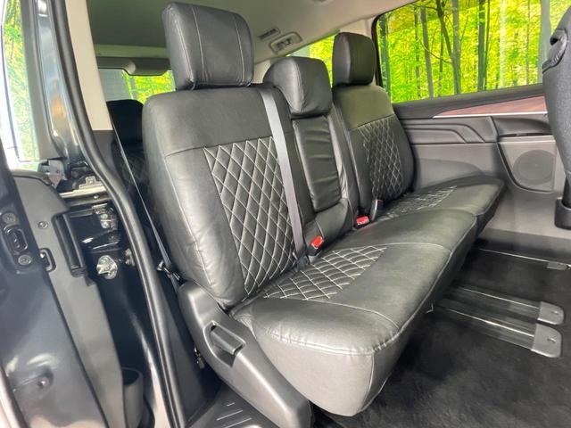 後部座席も気になるようなキズ・汚れやへたり等、大きなダメージはなく、良好な状態です。