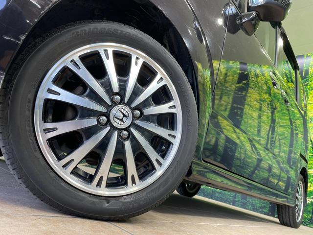 【純正１５インチアルミホイール】外観にマッチした純正アルミホイールを装着しております。各種社外アルミホイールや、スタッドレスタイヤも取扱いしております。是非ご相談ください♪