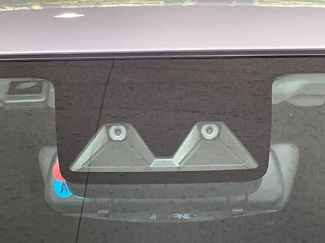 【スマートアシスト】走行中に前方の車両等を認識し、衝突しそうな時は警報とブレーキで衝突回避と被害軽減をアシスト。より安全にドライブをお楽しみいただけます。