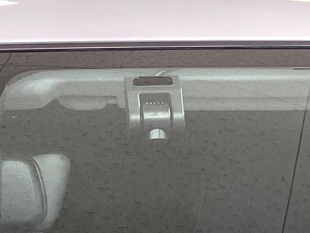 【ドライブレコーダー】安心・安全なカーライフに必須のドライブレコーダーを装備！走行中はもちろん、あおり運転や事故に遭遇した際の状況も映像で記録し、万一のリスクに備えます。