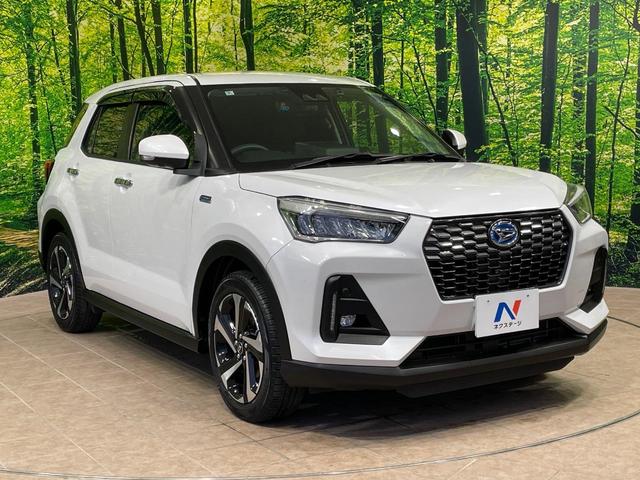 高透明度のガラス皮膜で撥水はもちろん、上質なツヤ・光沢を実現。紫外線や酸性雨から大切な愛車を保護し、色あせ・劣化を防止。「弾スプラッシュコート」、「弾プリミッサコート」からお選びいただけます。