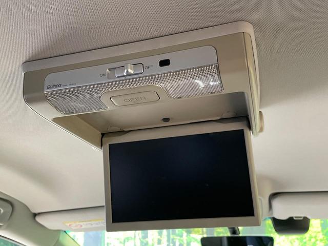 【フリップダウンモニター】大画面モニターで後席でもエンタメをお楽しみいただけます。小さなお子様にも大人気の装備です♪
