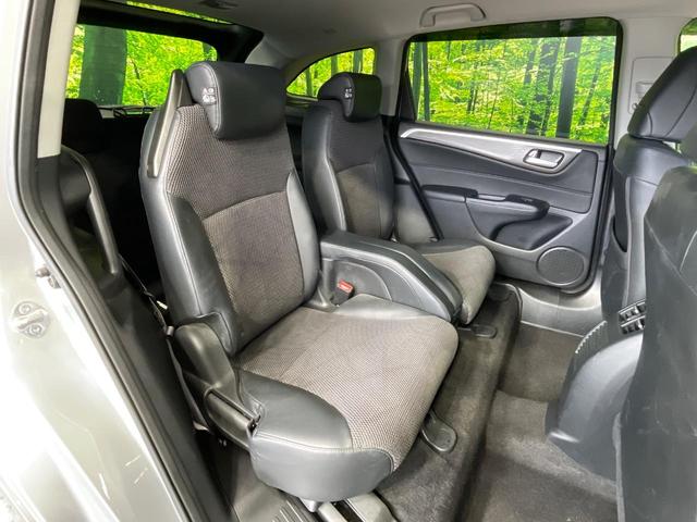 後部座席も気になるようなキズ・汚れやへたり等、大きなダメージはなく、良好な状態です。