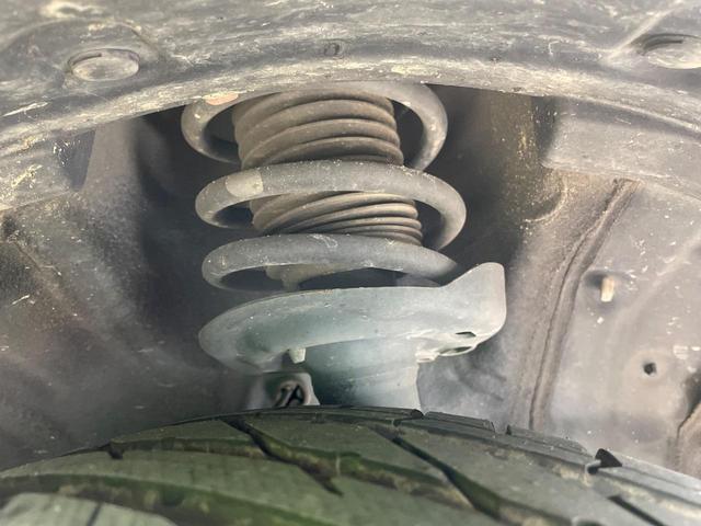 お車を安心してお乗りいただく為には、足回りの定期点検が欠かせません。サービスサポート（有償保証）では無料点検もご提供しており、安心のカーライフをお過ごしいただけるサポート体制が整っています。