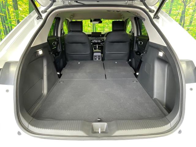 普段のお買い物や通勤、送迎等に十分な荷室スペースを確保しております。セカンドシートを倒すと、大きな荷物の積載も可能です♪