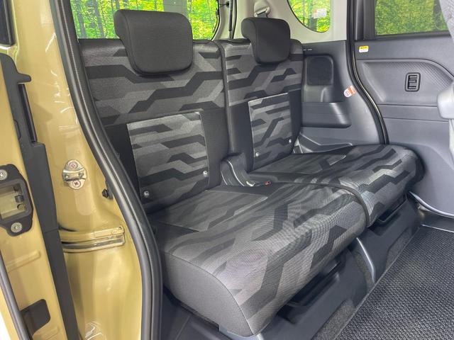 後部座席も気になるようなキズ・汚れやへたり等、大きなダメージはなく、良好な状態です。