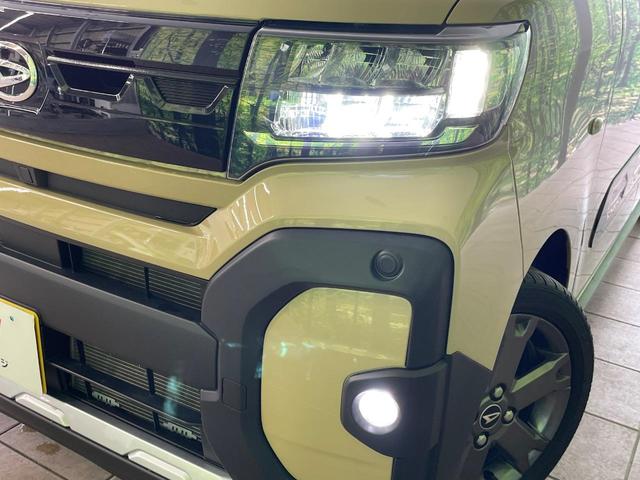 【ＬＥＤヘッドライト】悪天候や夜間走行時も良好な視界を確保し安心して運転できる高輝度ＬＥＤヘッドライトを装備！点灯速度が早く、消費電力も抑えられています。