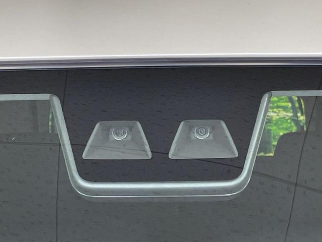 【スマートアシスト】走行中に前方の車両等を認識し、衝突しそうな時は警報とブレーキで衝突回避と被害軽減をアシスト。より安全にドライブをお楽しみいただけます。