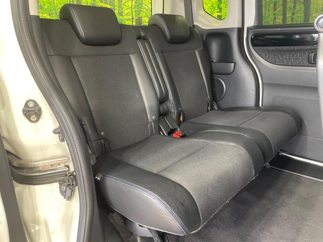後部座席も気になるようなキズ・汚れやへたり等、大きなダメージはなく、良好な状態です。
