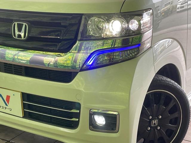 【ＨＩＤヘッドライト】非常に明るく前方を照らしてくれるので、悪天候や夜間の走行時も視界良好で安心してお乗りいただけます。