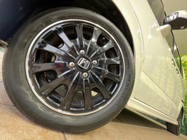 【純正１５インチアルミホイール】外観にマッチした純正アルミホイールを装着しております。各種社外アルミホイールや、スタッドレスタイヤも取扱いしております。是非ご相談ください♪