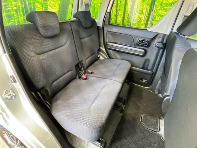 後部座席も気になるようなキズ・汚れやへたり等、大きなダメージはなく、良好な状態です。