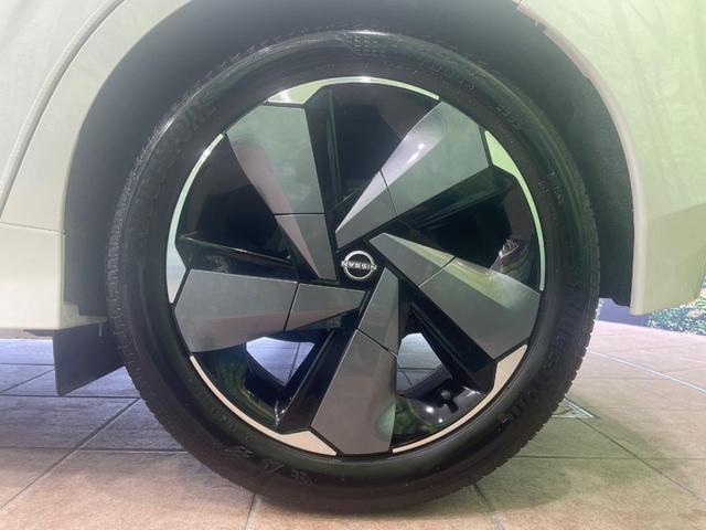 【純正１７インチアルミホイール】外観にマッチした純正アルミホイールを装着しております。各種社外アルミホイールや、スタッドレスタイヤも取扱いしております。是非ご相談ください♪