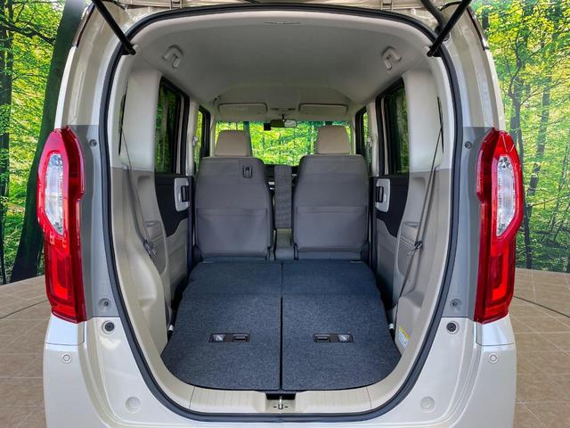 普段のお買い物や通勤、送迎等に十分な荷室スペースを確保しております。セカンドシートを倒すと、大きな荷物の積載も可能です♪