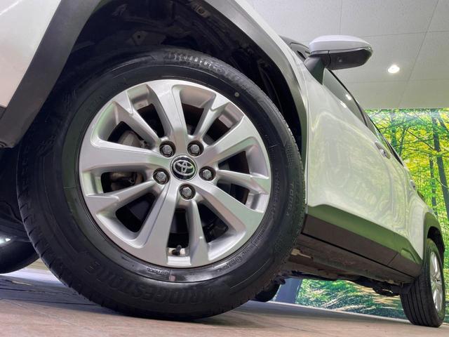 【純正１６インチアルミホイール】外観にマッチした純正アルミホイールを装着しております。各種社外アルミホイールや、スタッドレスタイヤも取扱いしております。是非ご相談ください♪