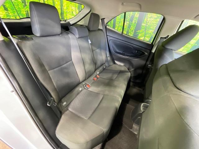 後部座席も気になるようなキズ・汚れやへたり等、大きなダメージはなく、良好な状態です。
