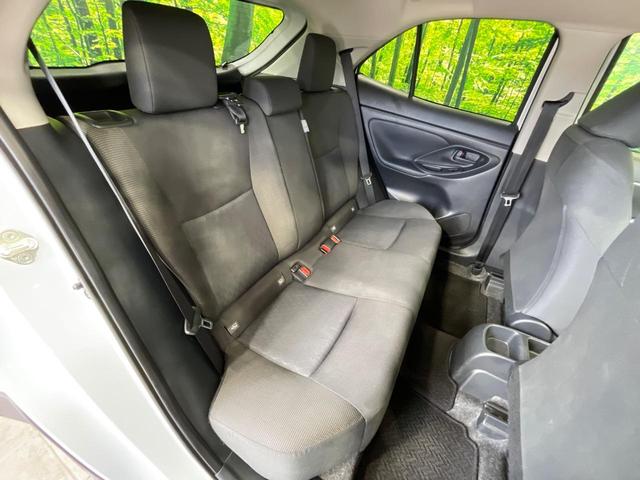 後部座席も気になるようなキズ・汚れやへたり等、大きなダメージはなく、良好な状態です。