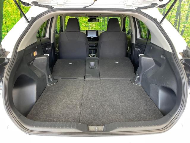 普段のお買い物や通勤、送迎等に十分な荷室スペースを確保しております。セカンドシートを倒すと、大きな荷物の積載も可能です♪
