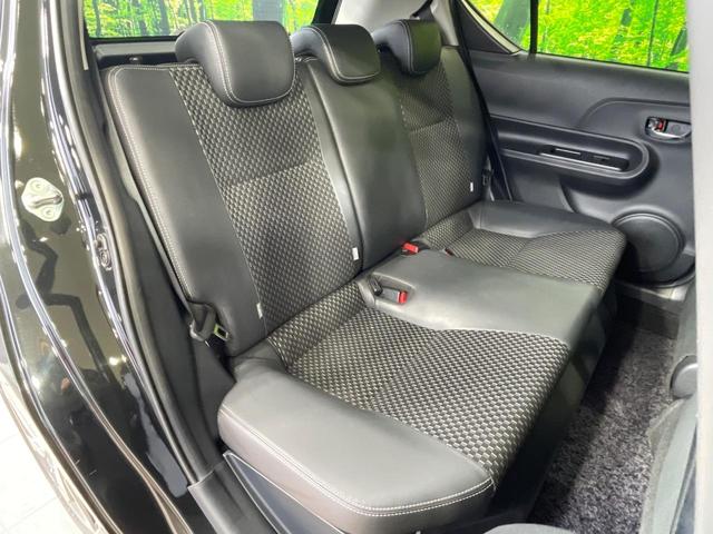 後部座席も気になるようなキズ・汚れやへたり等、大きなダメージはなく、良好な状態です。