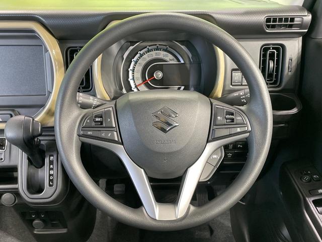 インテリアに合わせたデザインのステアリングは、運転される方のことも考え、運転しやすい形状、大きさです。是非一度、実際に触ってお確かめください。