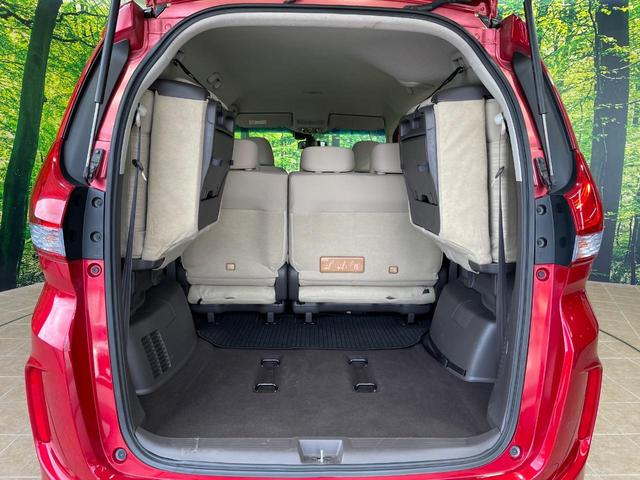 普段のお買い物や通勤、送迎等に十分な荷室スペースを確保しております。セカンドシートを倒すと、大きな荷物の積載も可能です♪