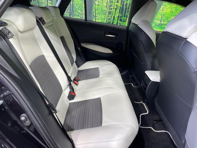 後部座席も気になるようなキズ・汚れやへたり等、大きなダメージはなく、良好な状態です。