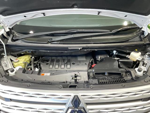 デリカＤ：５ Ｐ　１年保証付　４ＷＤ　ディーゼル（軽油）　純正ＳＤナビ　全周囲カメラ　衝突被害軽減システム　レーダークルーズ　禁煙車　パワーシート　ドラレコ　スマートキー　ＬＥＤヘッド　ＥＴＣ　純正１８インチアルミ（18枚目）