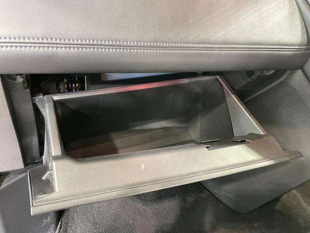 デリカＤ：５ Ｐ　１年保証付　４ＷＤ　ディーゼル（軽油）　純正ＳＤナビ　全周囲カメラ　衝突被害軽減システム　レーダークルーズ　禁煙車　パワーシート　ドラレコ　スマートキー　ＬＥＤヘッド　ＥＴＣ　純正１８インチアルミ（69枚目）