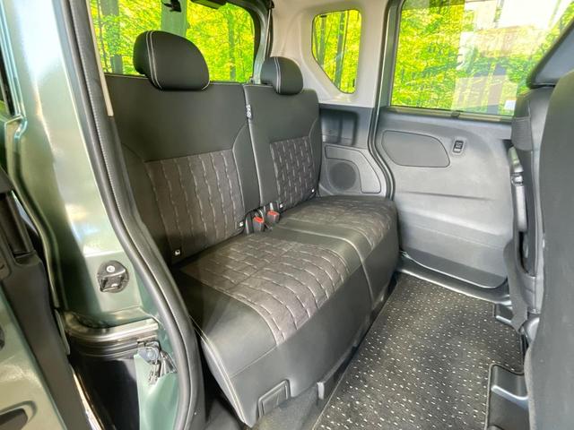 後部座席も気になるようなキズ・汚れやへたり等、大きなダメージはなく、良好な状態です。