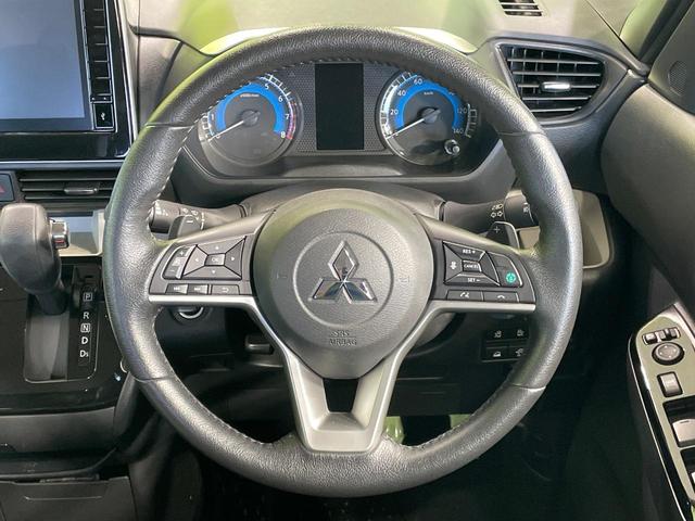 インテリアに合わせたデザインのステアリングは、運転される方のことも考え、運転しやすい形状、大きさです。是非一度、実際に触ってお確かめください。