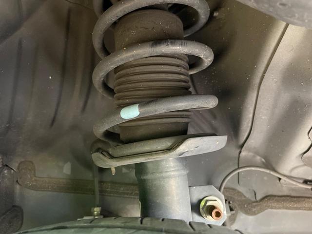 お車を安心してお乗りいただく為には、足回りの定期点検が欠かせません。サービスサポート（有償保証）では無料点検もご提供しており、安心のカーライフをお過ごしいただけるサポート体制が整っています。