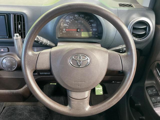 インテリアに合わせたデザインのステアリングは、運転される方のことも考え、運転しやすい形状、大きさです。是非一度、実際に触ってお確かめください。