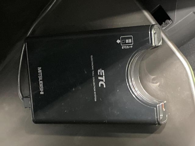 【ＥＴＣ】高速道路の料金所をストレスなく通過！話題のスポットやサービスエリアに多い「スマートＩＣ」利用時は必須のアイテムです。当店でセットアップを実施、ご納車当日からすぐにご利用いただけます！