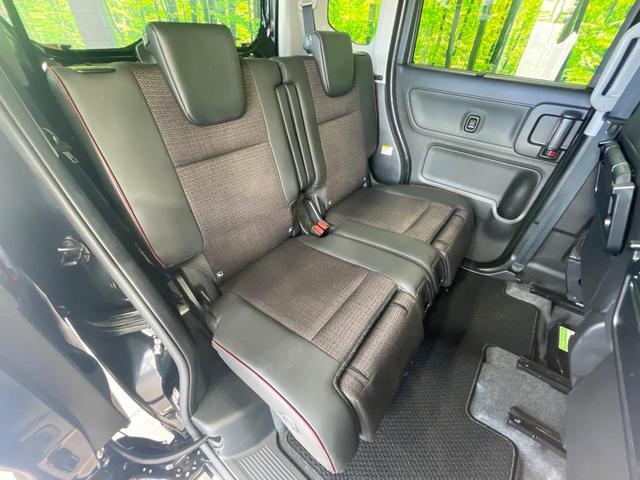 後部座席も気になるようなキズ・汚れやへたり等、大きなダメージはなく、良好な状態です。