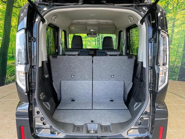 普段のお買い物や通勤、送迎等に十分な荷室スペースを確保しております。セカンドシートを倒すと、大きな荷物の積載も可能です♪