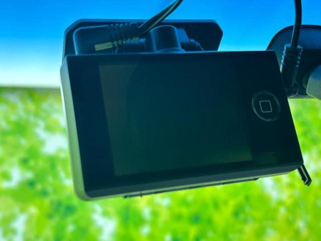 フィット シーズ　新品タイヤ／純正　ＳＤナビ／ヘッドランプ　ＨＩＤ／ＥＴＣ／ＥＢＤ付ＡＢＳ／ワンセグＴＶ／エアバッグ　運転席／エアバッグ　助手席／パワーウインドウ／キーレスエントリー／オートエアコン　ＨＩＤヘッドライト（38枚目）