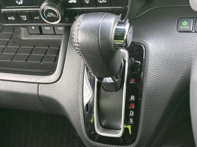 N-BOXカスタム 4WD G・Lターボホンダセンシング 新品タイヤ/保証書/純正 SDナビ/衝突安全装置/両側電動スライドドア/シートヒーター/車線逸脱防止支援システム/シート ハーフレザー/ヘッドランプ LED/Bluetooth接続/ETC 4WD(18枚目)