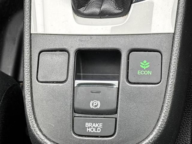 フィット 4WD eHEVベーシック 新品タイヤ/衝突安全装置/車線逸脱防止支援システム/ヘッドランプ LED/EBD付ABS/横滑り防止装置/アイドリングストップ/クルーズコントロール/エアバッグ 運転席/エアバッグ 助手席 4WD(17枚目)