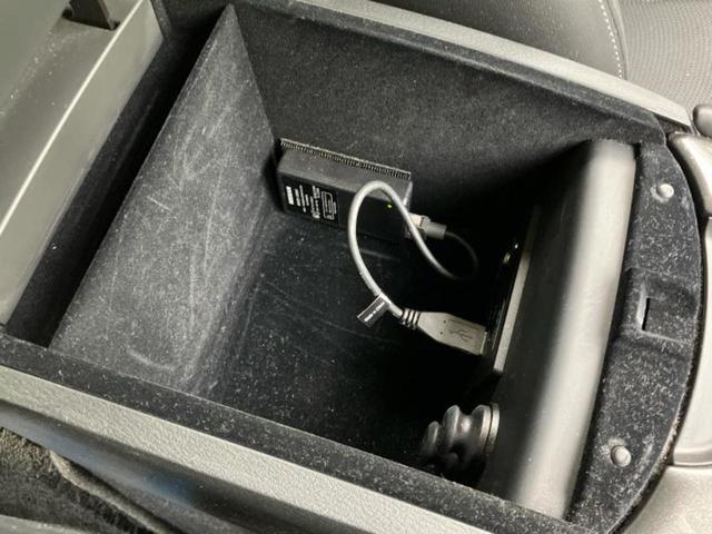 スカイライン 200GT-tタイプP 保証書/純正 HDDナビ/衝突安全装置/シートヒーター 前席/車線逸脱防止支援システム/ヘッドランプ HID/Bluetooth接続/ETC/EBD付ABS/横滑り防止装置/アイドリングストップ(17枚目)